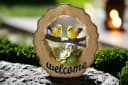 Arnusa Gartenfigur Solar Welcome Schild Gartendeko beleuchtet Holzoptik Bild 5