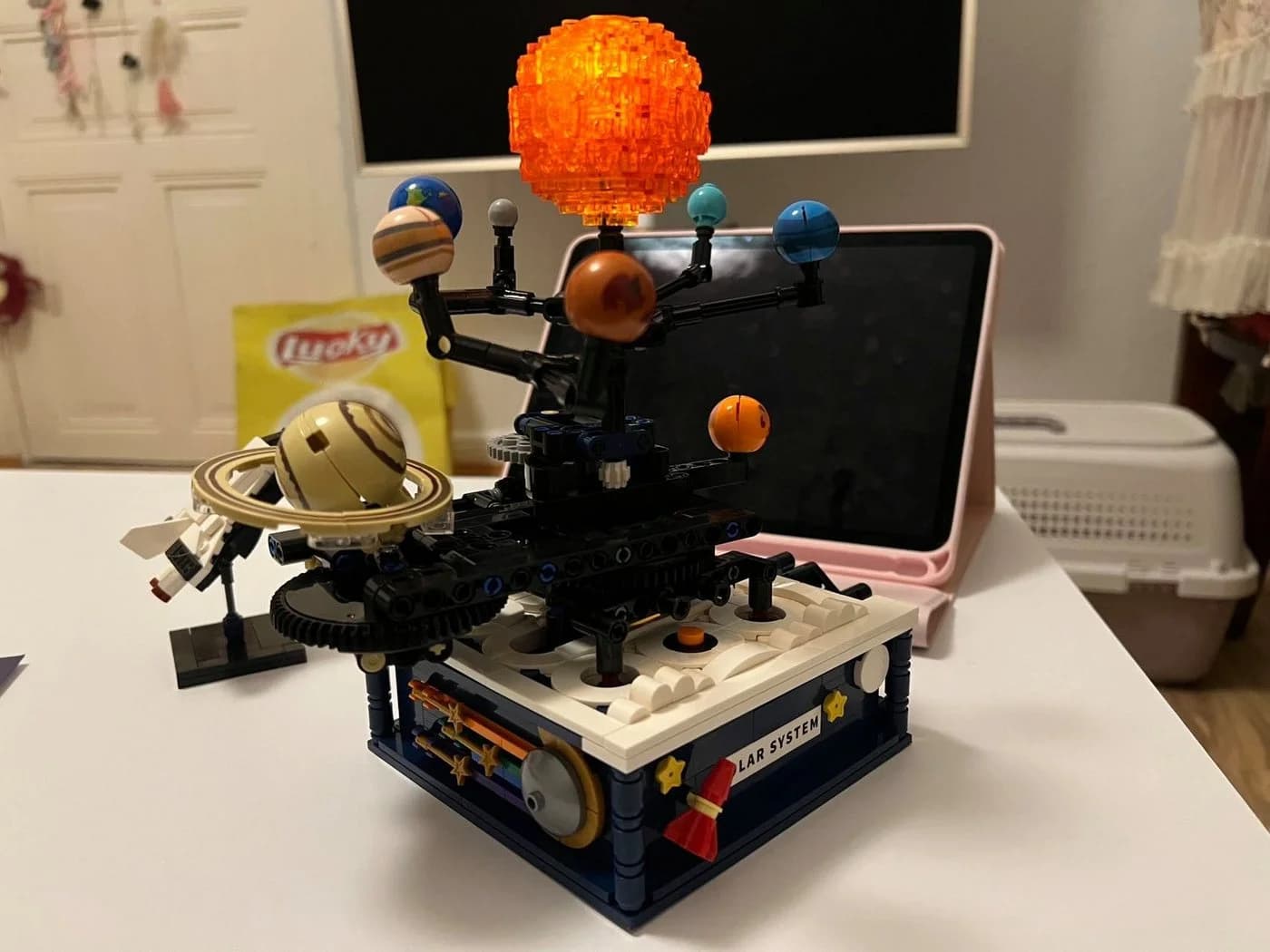 Esun Drehbares Sonnensystem Bauspielzeug 775 Stück Weltraumforschung Spielbausteine - Bild 4