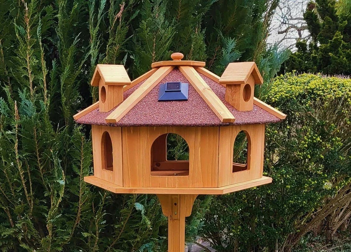 MYPETS Vogelhaus ALPENZAUBER XXL mit Solarlicht und Ständer