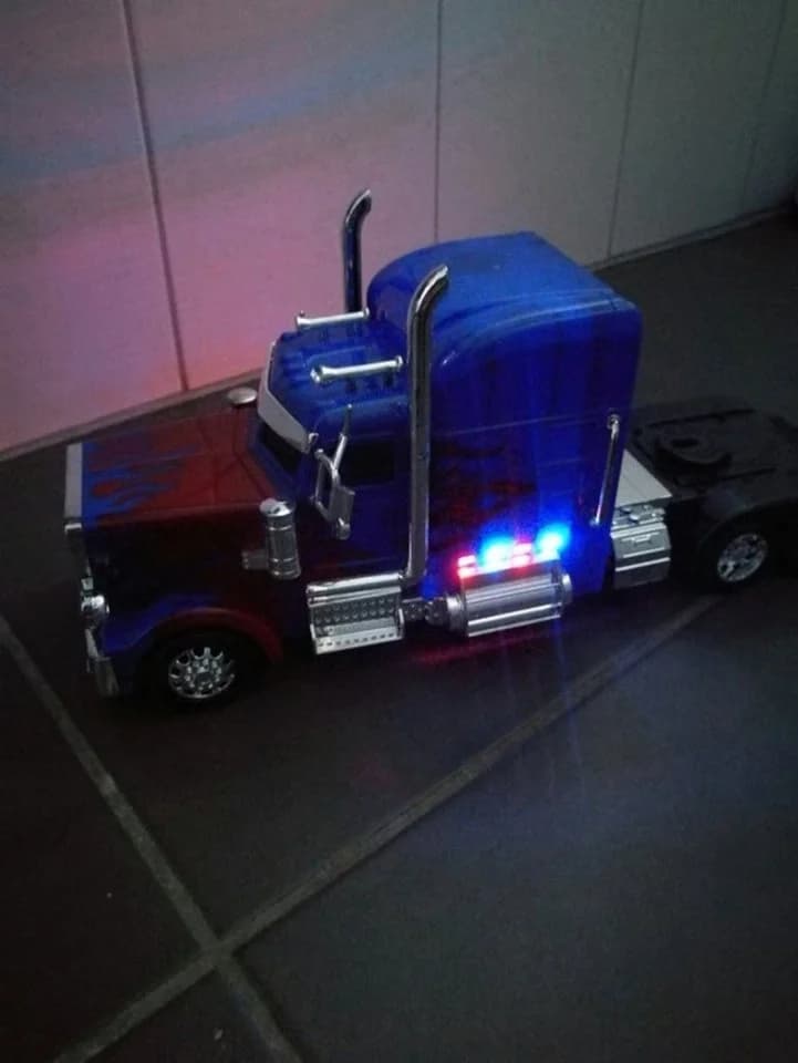BruKa RC-LKW USA FREIGHTLINER Ferngesteuerter Lastwagen Bunt - Bild 3
