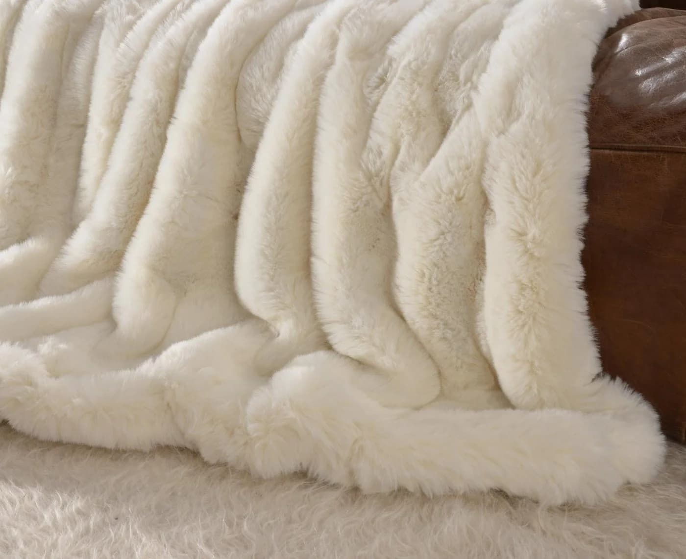 Wohndecke Premium Felldecke Kunstfell Kaninchen Creme-Weiß - Bild 4