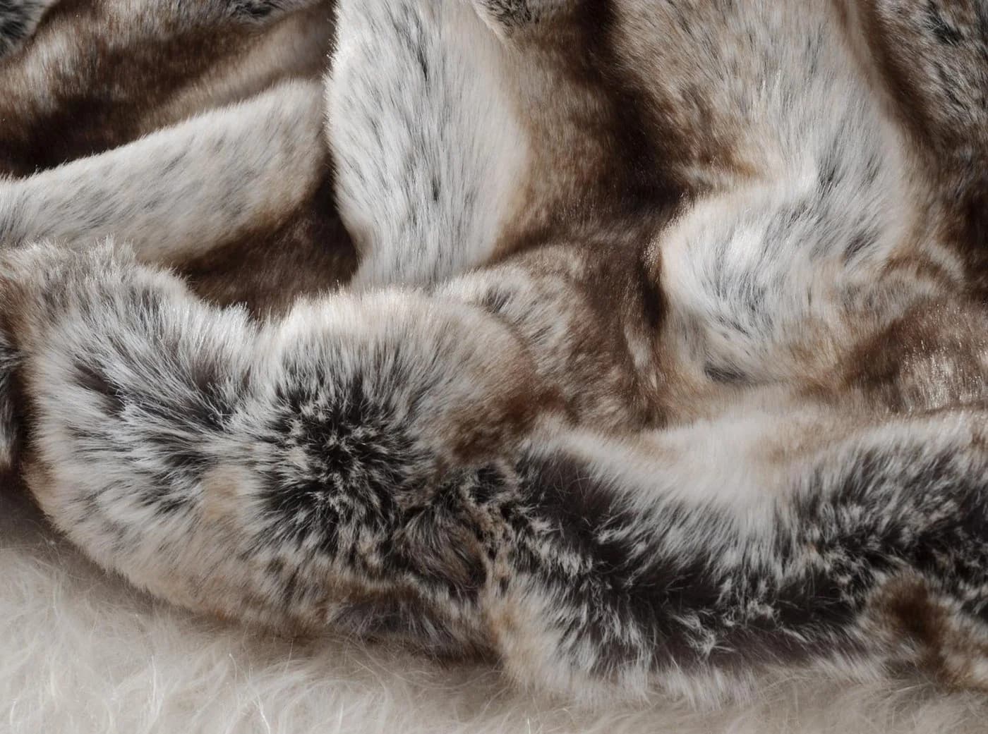 Wohndecke Premium Felldecke Wolf grau-braun Kunstfell - Bild 5