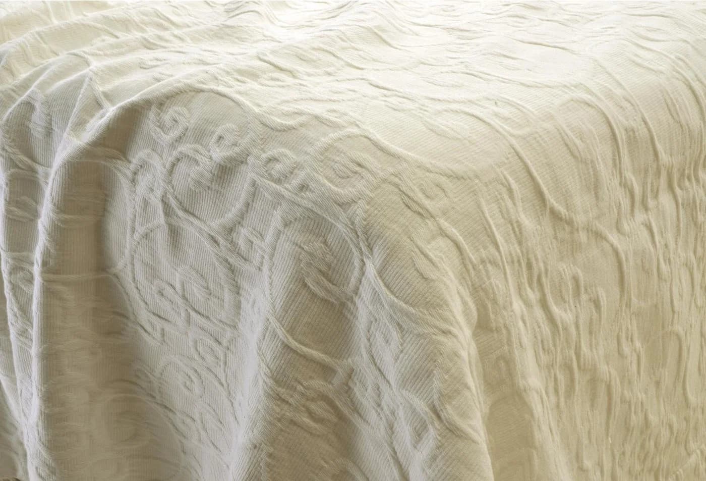 Wohnen und Accessoires Tagesdecke Fleur Beige Matelassé Baumwolle