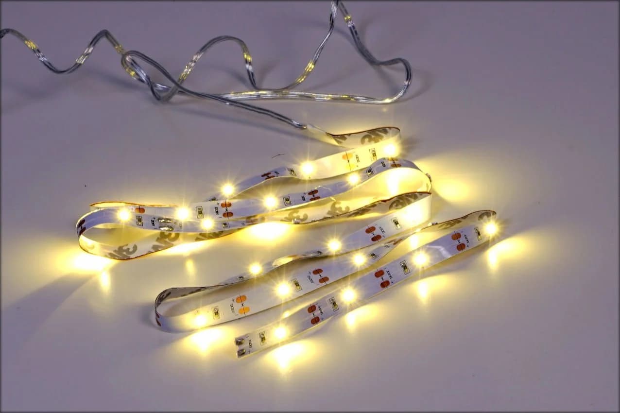 Spetebo LED Stripe 300cm 90 LEDs Warmweiß Batteriebetrieben