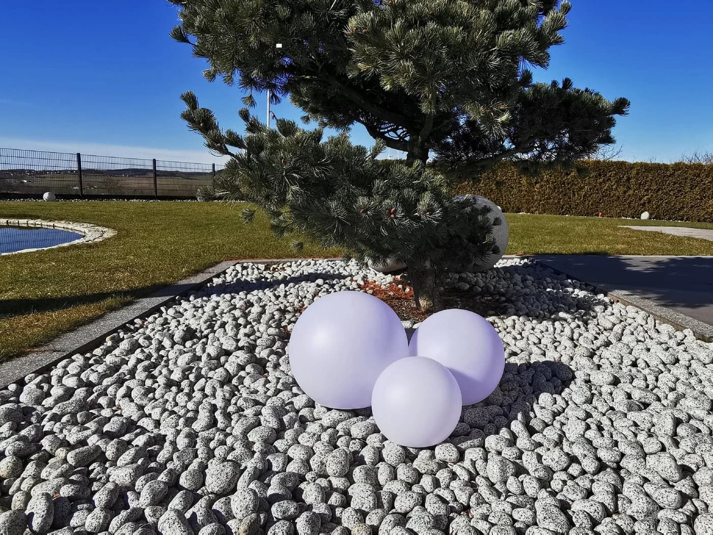 TRANGO LED Gartenleuchte 3er Set Solarkugel Weiß matt