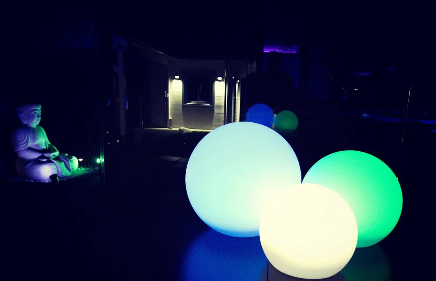 TRANGO LED Gartenleuchte 3er Set RGB Solarleuchte Weiß Matt - Bild 3