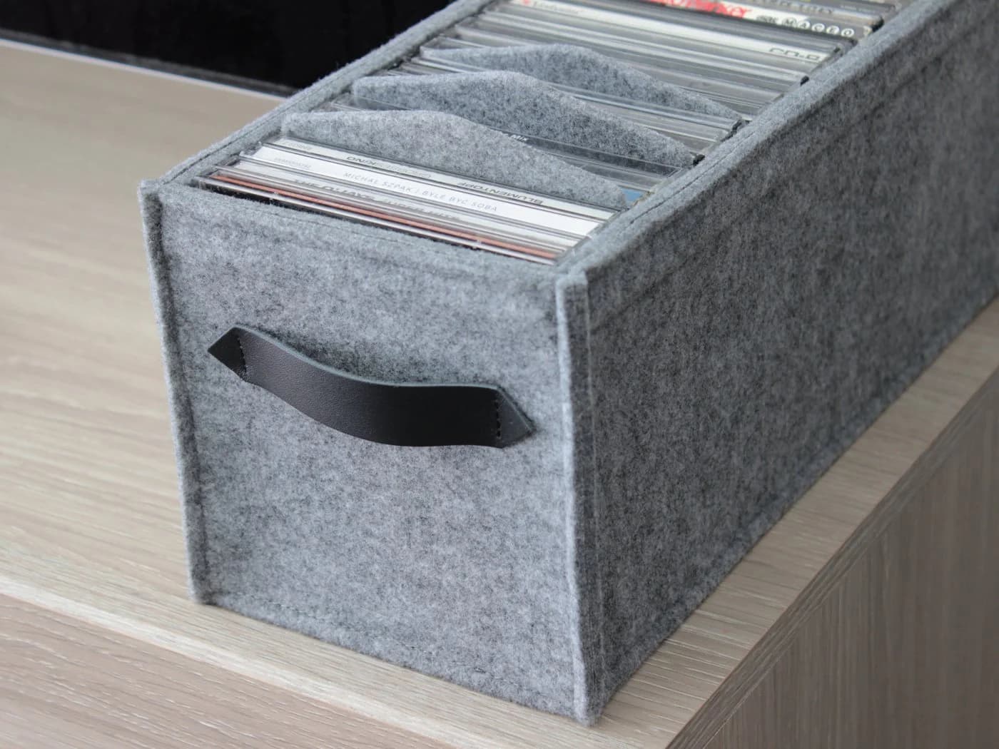 Stich-haltig CD Box Filz Ledergriffe