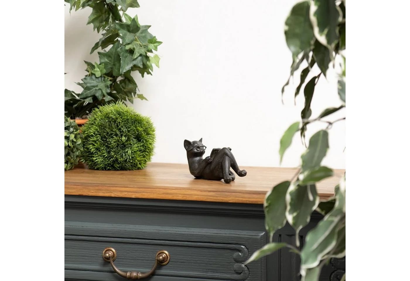 Moritz Dekofigur Katze mit Buch Polyresin Modern
