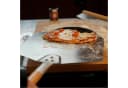 Mahlzeit Pizzastein 4-teiliges Set Cordierit mit Schaufel & Roller Bild 1