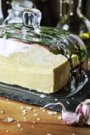 Sendez Butterdose auf Schieferplatte mit Glasglocke Bild 4