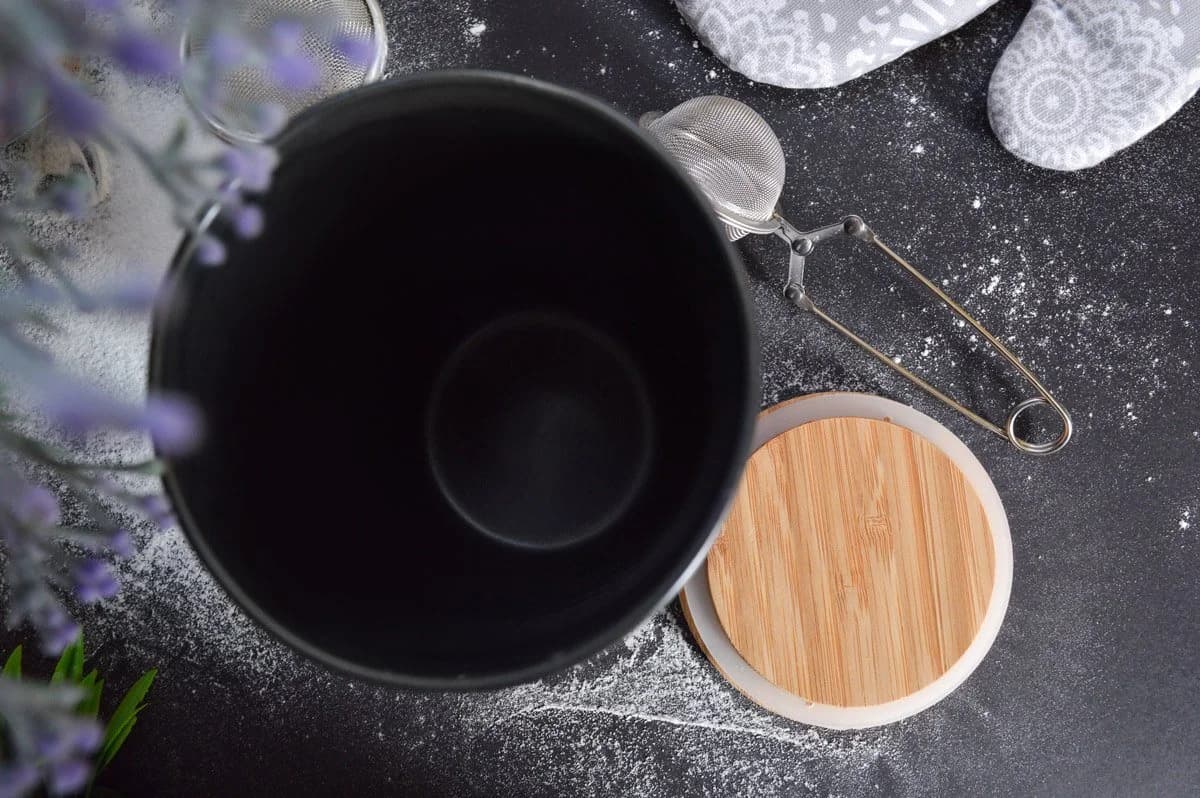 Sendez Vorratsdose 800ml Schwarz Keramik mit Holzdeckel