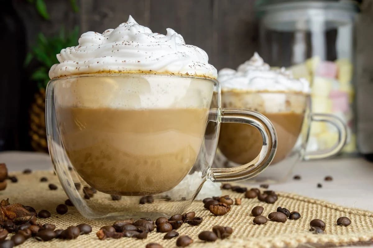 SendeZ Thermoglas 4-tlg. Doppelwandige Cappuccino Tassen mit Henkel 300ml Glas