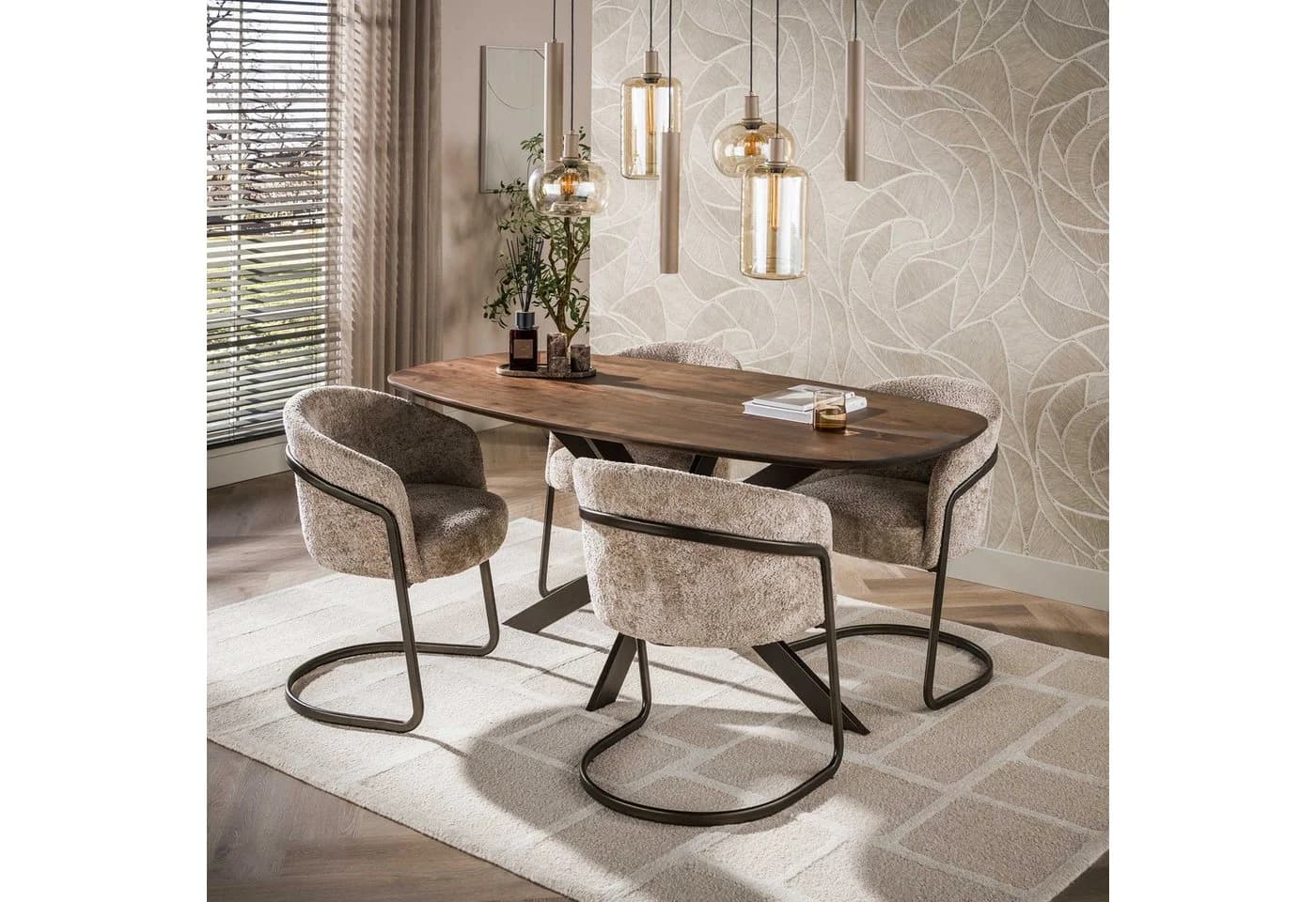 LEVEN Lifestyle Esstisch ESCANDI Oval Akazie massiv braun