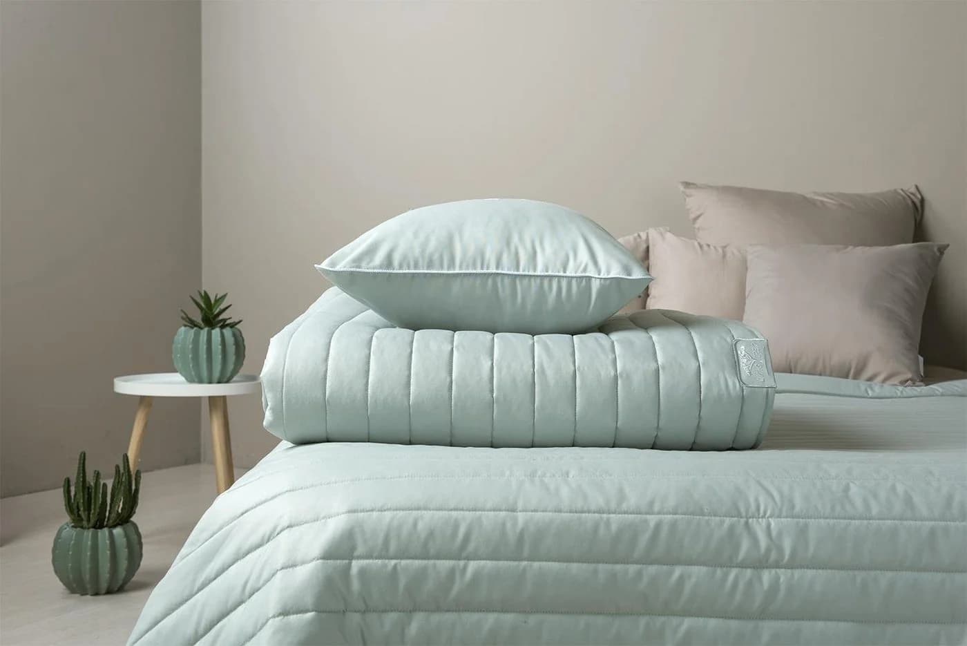SEI Design Wende-Tagesdecke Living Trend mint/Taupe 3D-Steppung