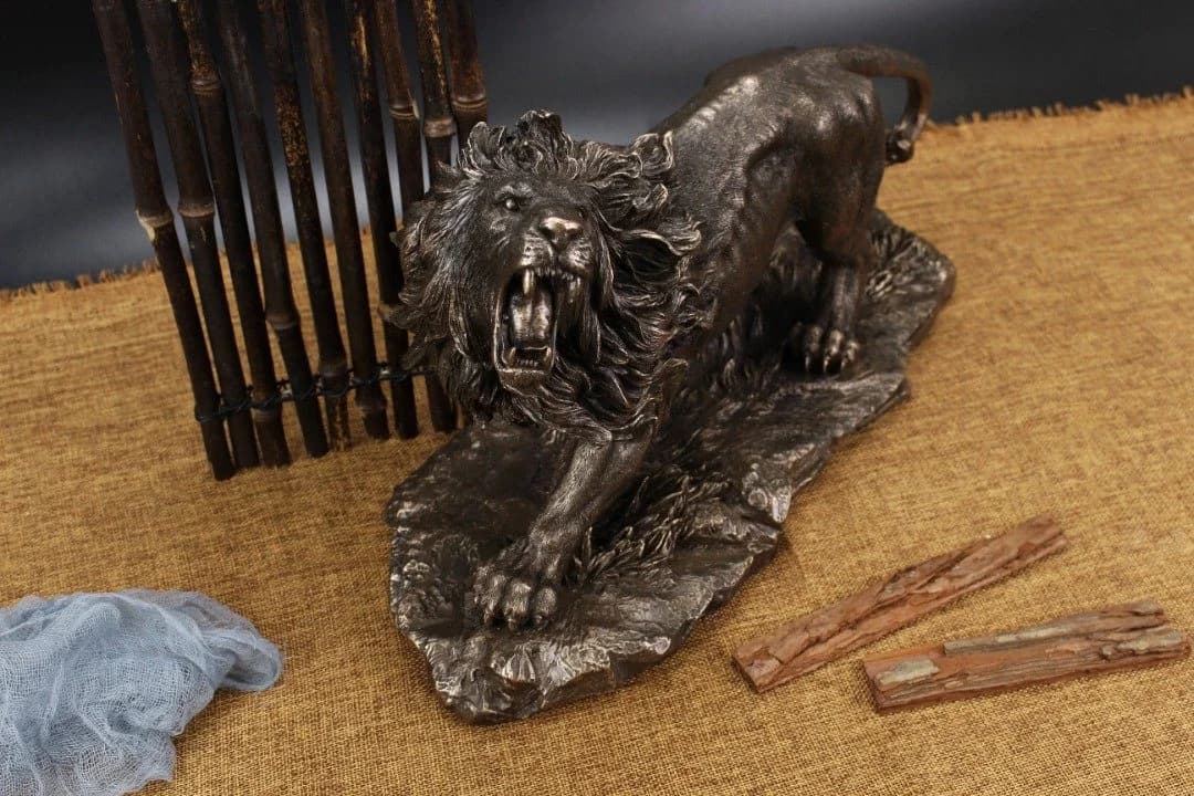 Lisandra Scott Skulptur Großer Brüllender Löwe Figur Handgefertigt Bronze-Optik Schwarz-Gold - Bild 4