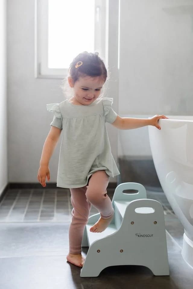 KINDSGUT Tritthocker für Kinder Aquamarin Kautschukholz