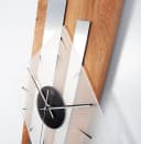 Kreative Feder Wanduhr „Silver Stripes“ Massivholz Silber Braun Bild 4