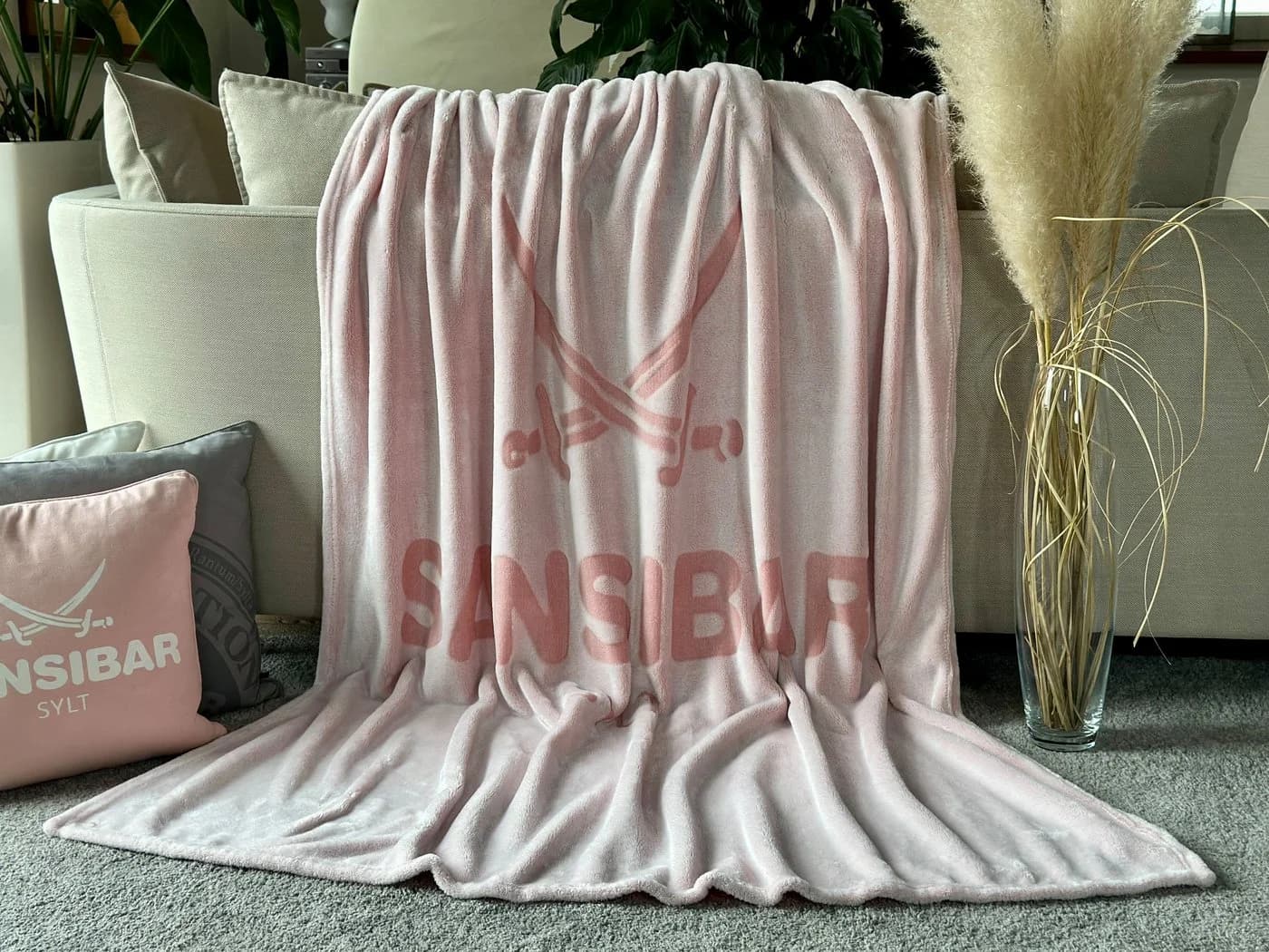 Sansibar Sylt Wohndecke Hochtief Design Kuscheldecke Rosa/Weiß