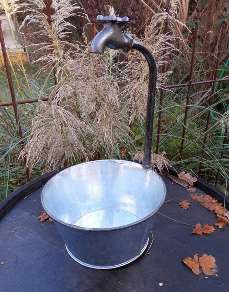 Deko-Impression Pflanzschale Zinkbottich mit Deko-Wasserhahn