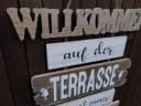 Deko-Impression Hängeschild Willkommen auf der Terrasse Bunt Bild 1