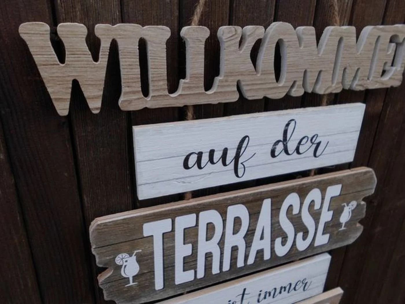 Deko-Impression Hängeschild Willkommen auf der Terrasse Bunt