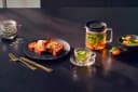 Moderne Teekanne mit 3D-Design aus Borosilikatglas, Edelstahl und Kunststoff Bild 4