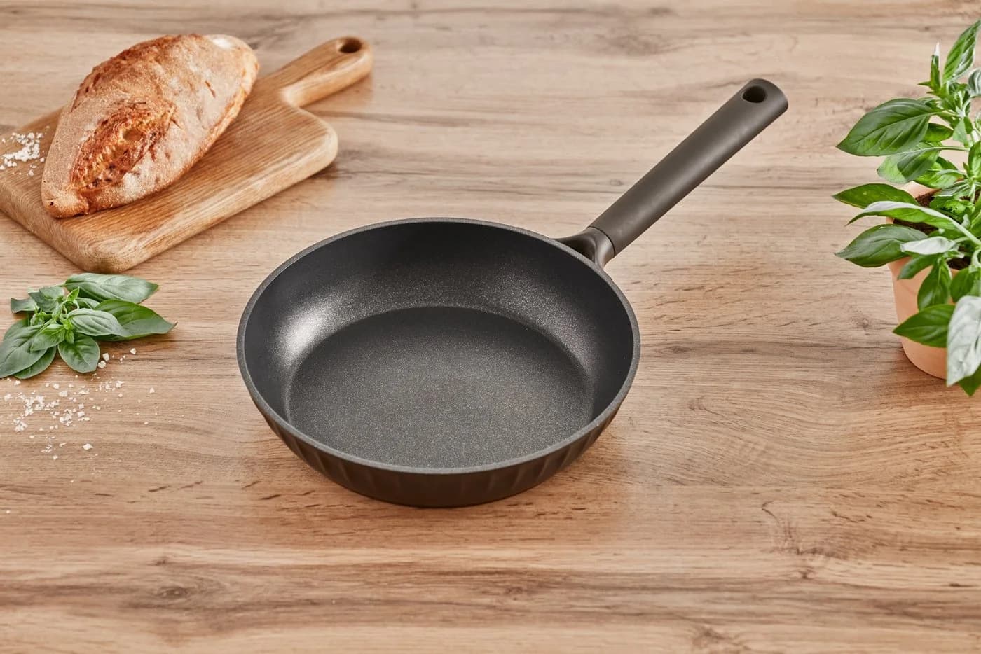 RESTO KITCHENWARE Ascella Bratpfanne 28cm - Aluminiumguss, Antihaft