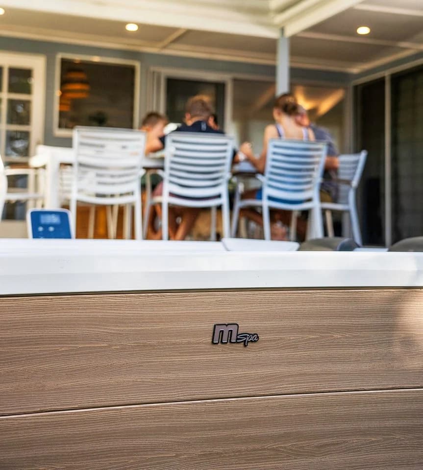 MSpa Whirlpool AMBER inkl. LED, WiFi, UVC - 120 Luftdüsen, 8 Hydromassagedüsen - Bild 5
