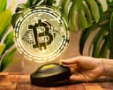 Geschenkelampe LED Nachttischlampe Bitcoin 3D Gravur 7 Farben Bild 1