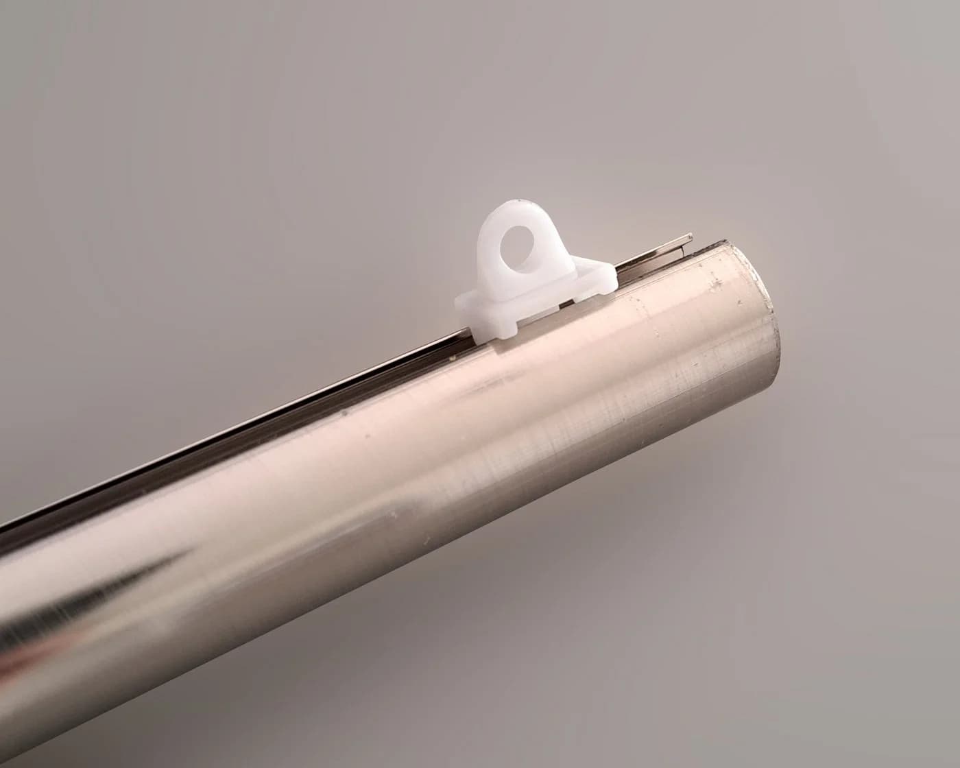 dekondo Feststeller 12er Set für Gardinenschienen mit 6mm Nut - Bild 4