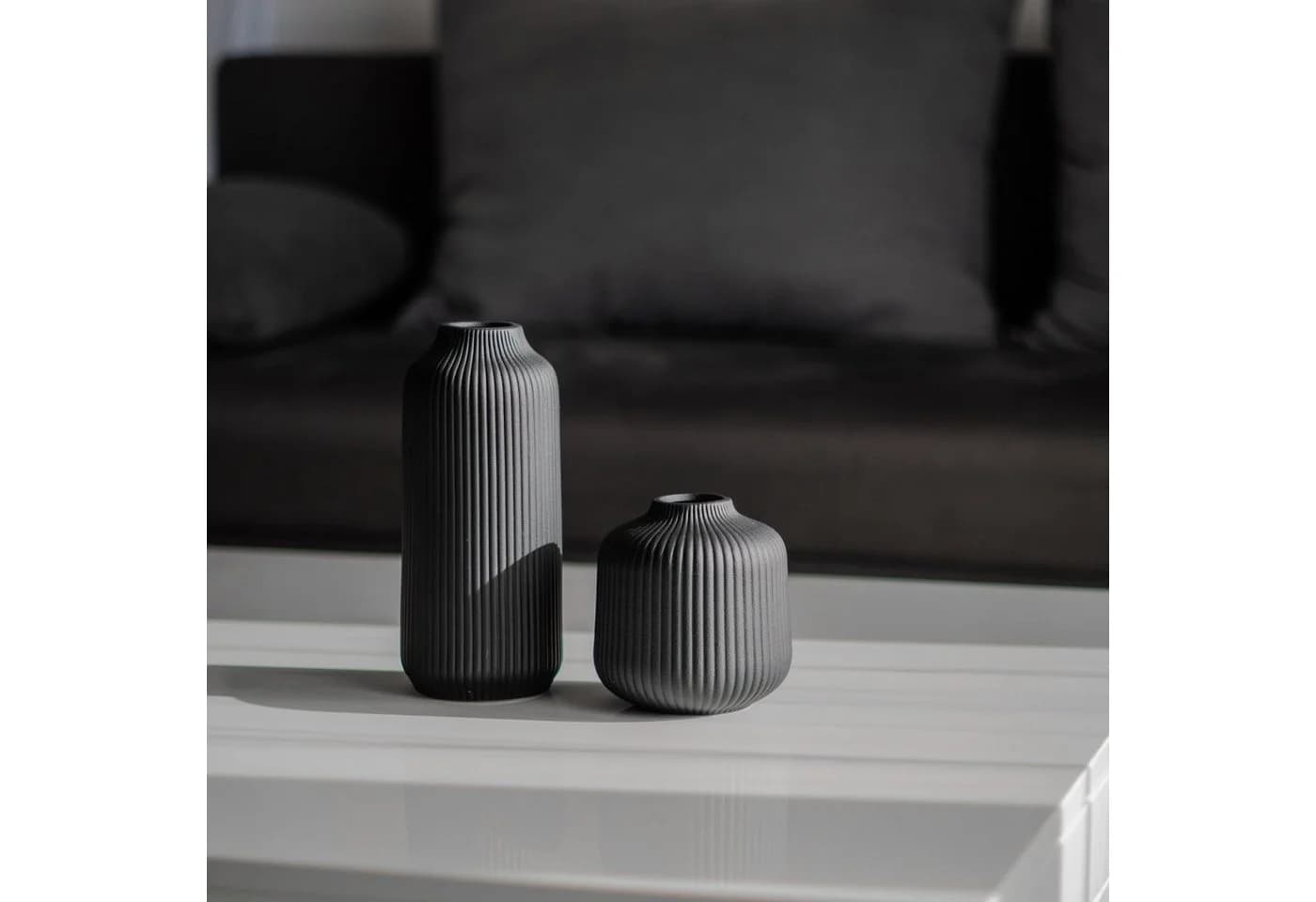 flature Tischvase Keramik 2er-Set Schwarz mit Rillen - Bild 3