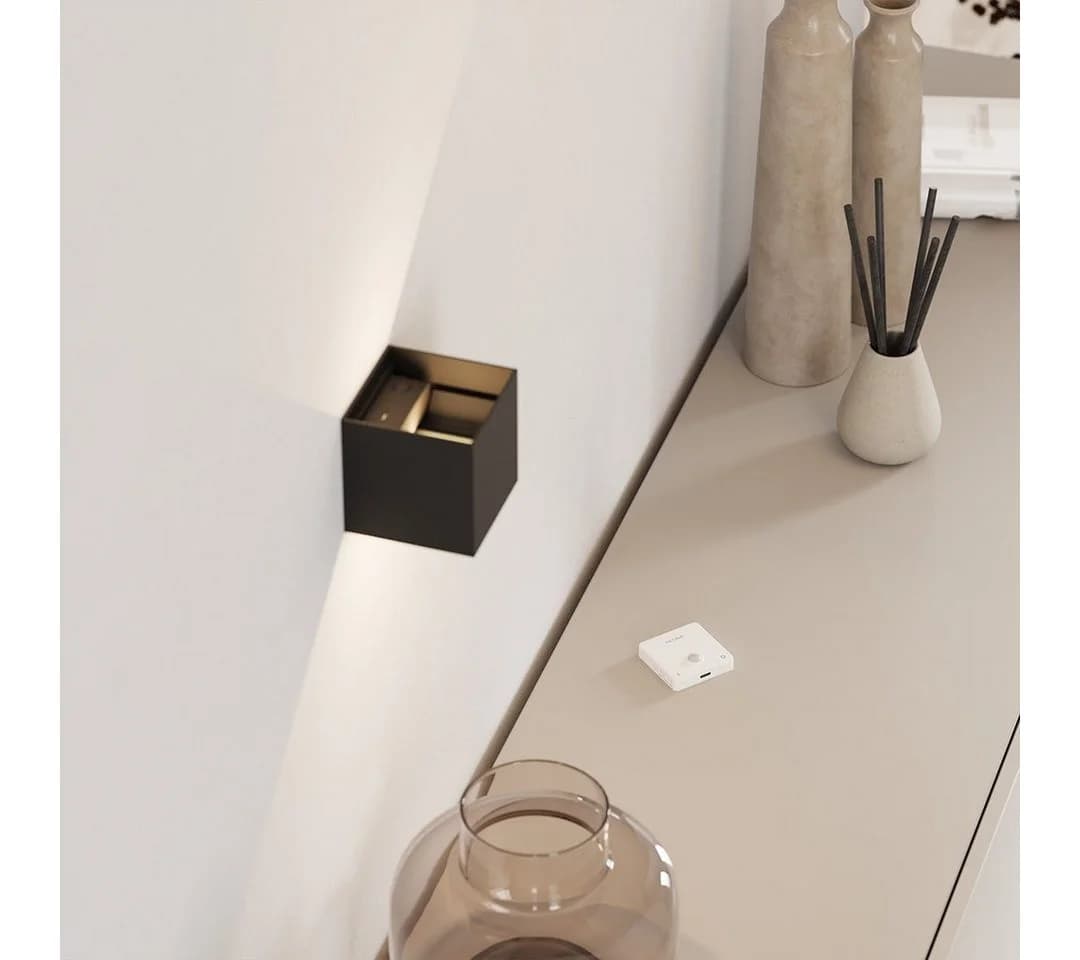 Neona LED Wandleuchte XENA AKKU, Flexibles Lichtspiel durch 4 verstellbare Lichtklappen, Warmweiß - Bild 4