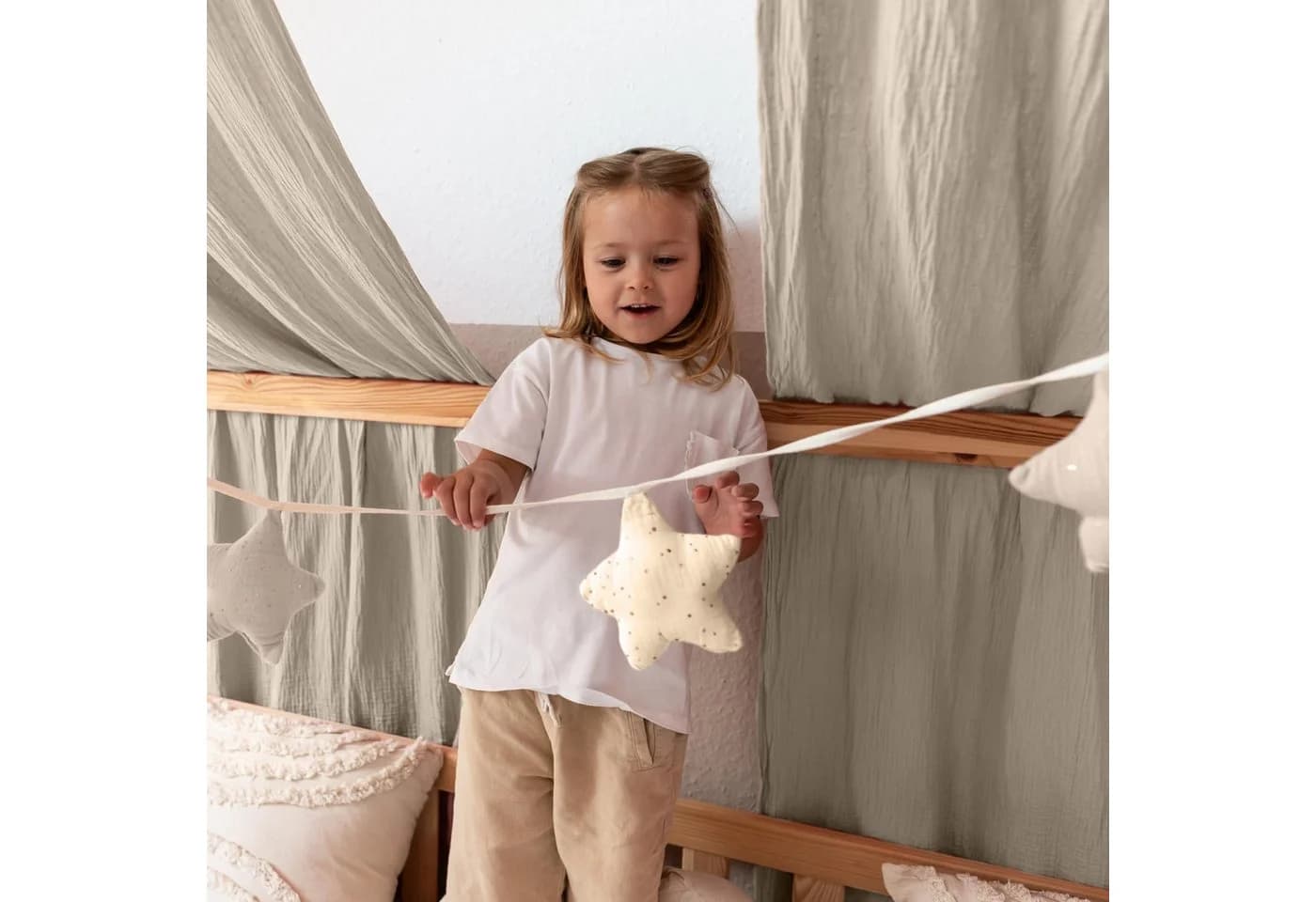lilimaus Wimpelkette Sternenkette Beige/Gold ca. 300 cm - Bild 3