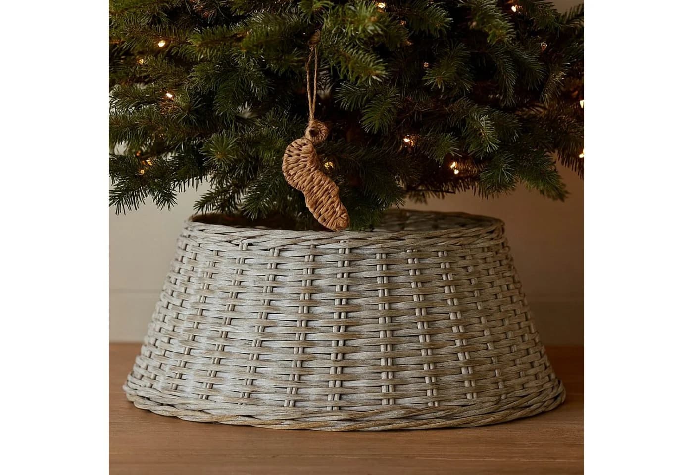 Van der Leeden Weihnachtsbaumdecke Baumrock Fuß Umrandung Ø 60 cm Weiß Rattan Rustikal - Bild 4