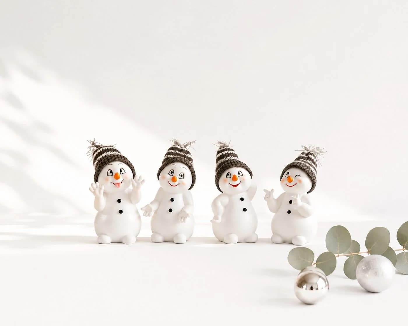 Wurm Schneemann Dekofiguren 4er Set Polyresin Grau Weiß