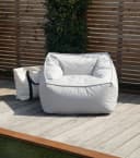mokebo Sunnyboy Sitzsack Outdoor Grau mit Hocker Bild 3