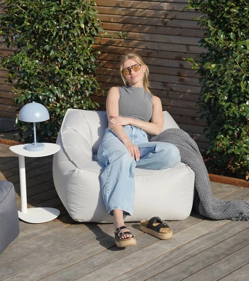 mokebo Sunnyboy Sitzsack Outdoor Grau mit Hocker - Bild 5