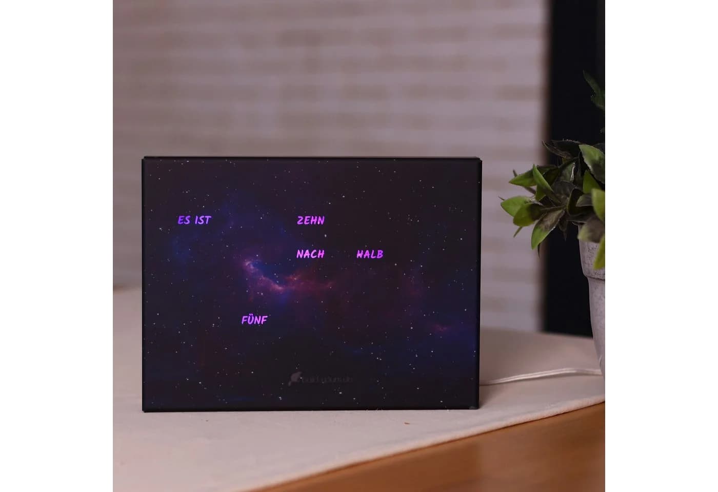 build-yours.de Standuhr BoxClock PLA - Wortuhr mit LED & WLAN - Bild 4