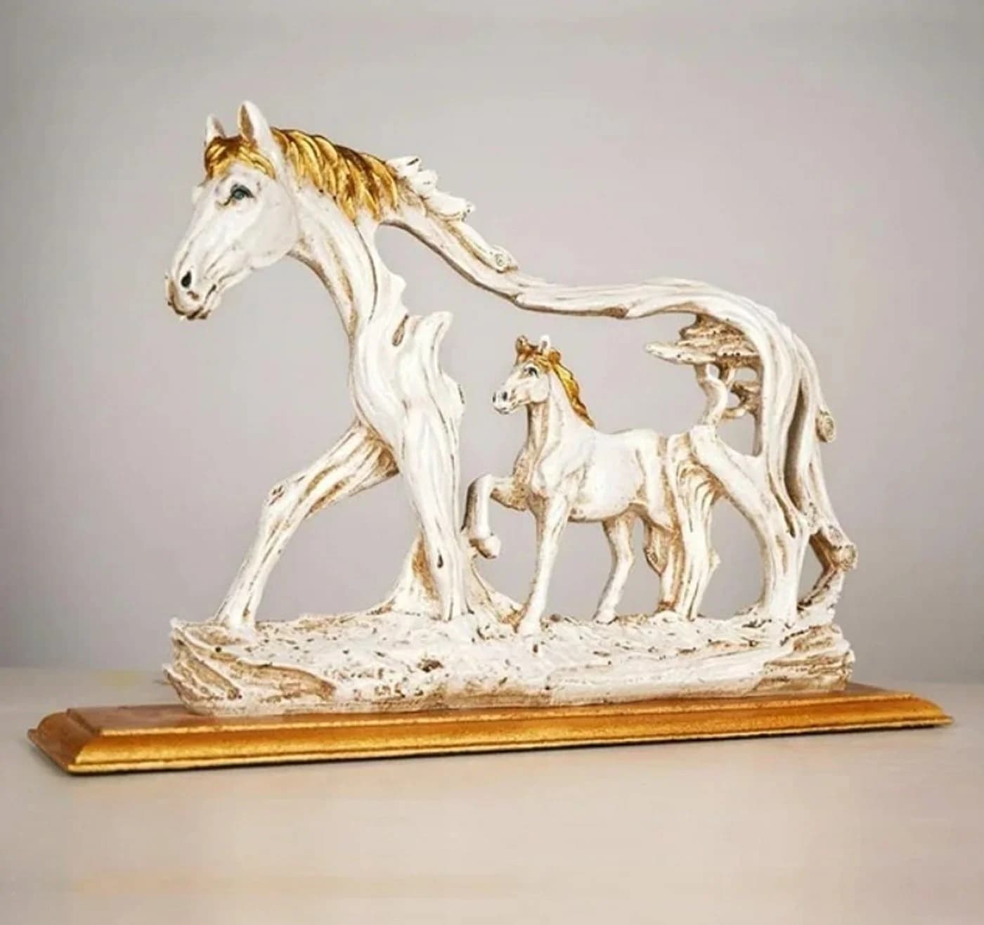 BAYLI Skulptur Stehendes galoppierendes Pferd Kunstharzstatue - Bild 5