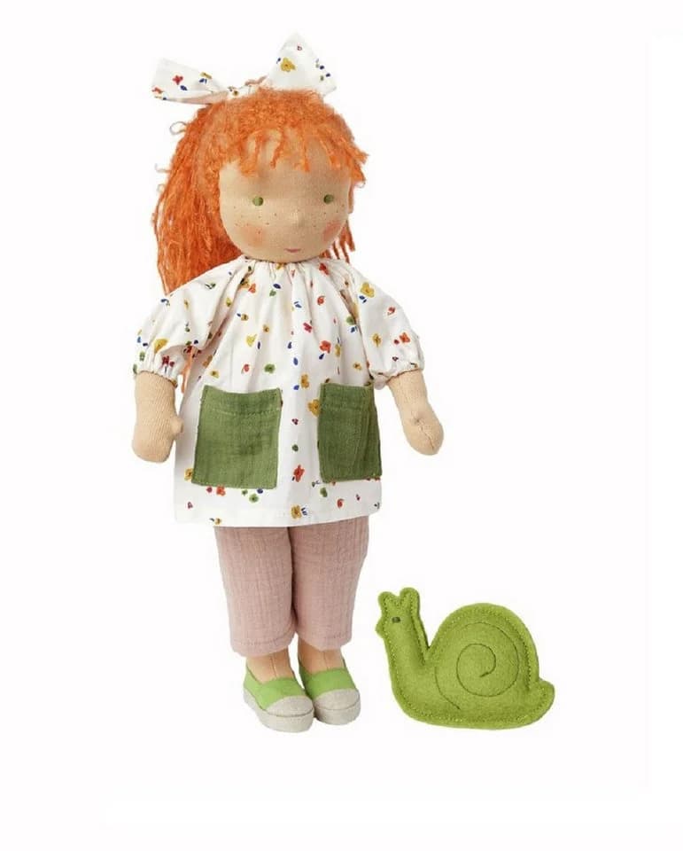 Käthe Kruse Waldorfpuppe Elsa mit Schnecke - 100% Baumwolle - Bild 2