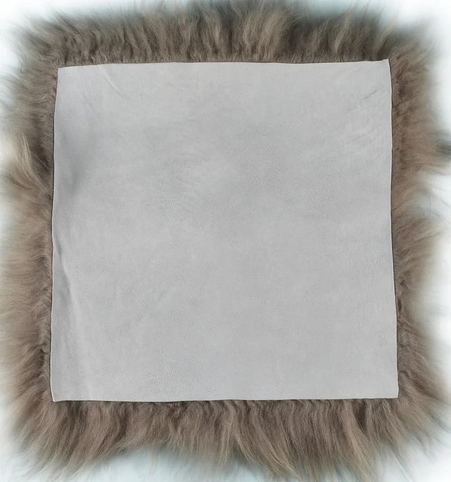 KUHFELL online & NOMAD Stuhlkissen Lammfell Natur 37 x 37 cm Echtes Schaffell - Bild 4