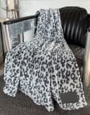 Sansibar Sylt Kuscheldecke Grau Leo-Design Fleece Bild 2