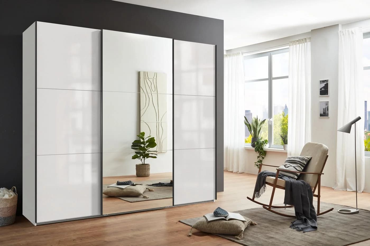 luma-home Schwebetürenschrank 22033 Weiß mit Glasfront und Spiegeltür - Bild 3