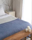 Sandiik Bio-Musselin Wohndecke Double Face Dunkelblau/Beige Bild 5