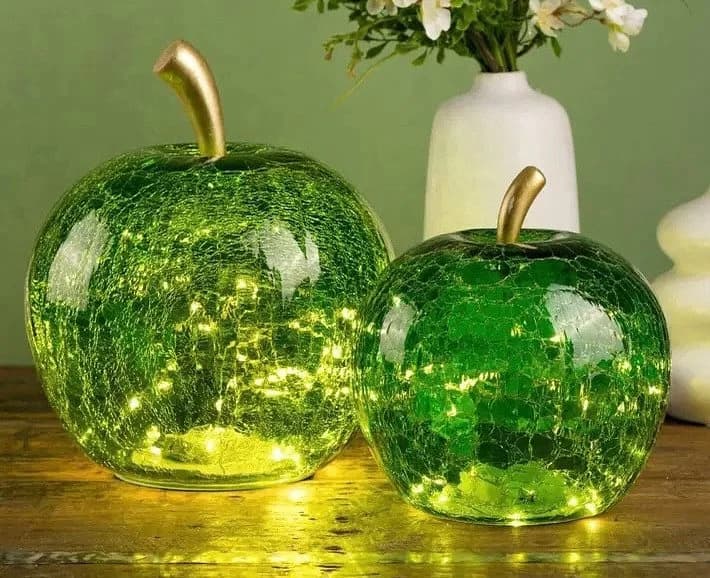 Seyila Dekofigur Glas Apfel mit LED Leuchte Crackle-Effekt Gold