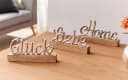 Dekoleidenschaft Deko-Schriftzug "Liebe, Home & Glück" aus Aluminium in Silber & Sockel aus Mangoholz Bild 5