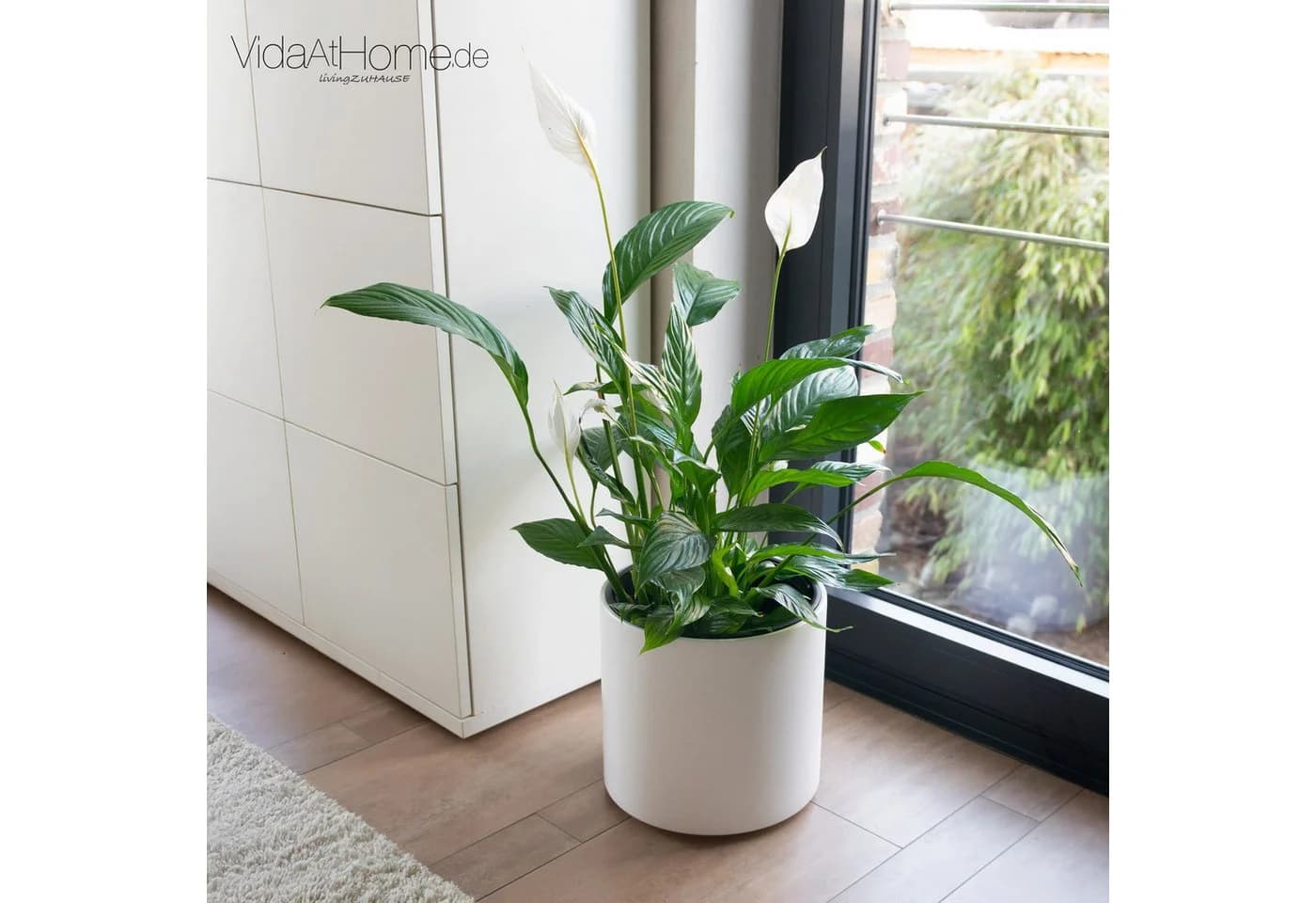 VidaAtHome.de Blumentopf BATOS mit Bewässerungseinsatz Weiß