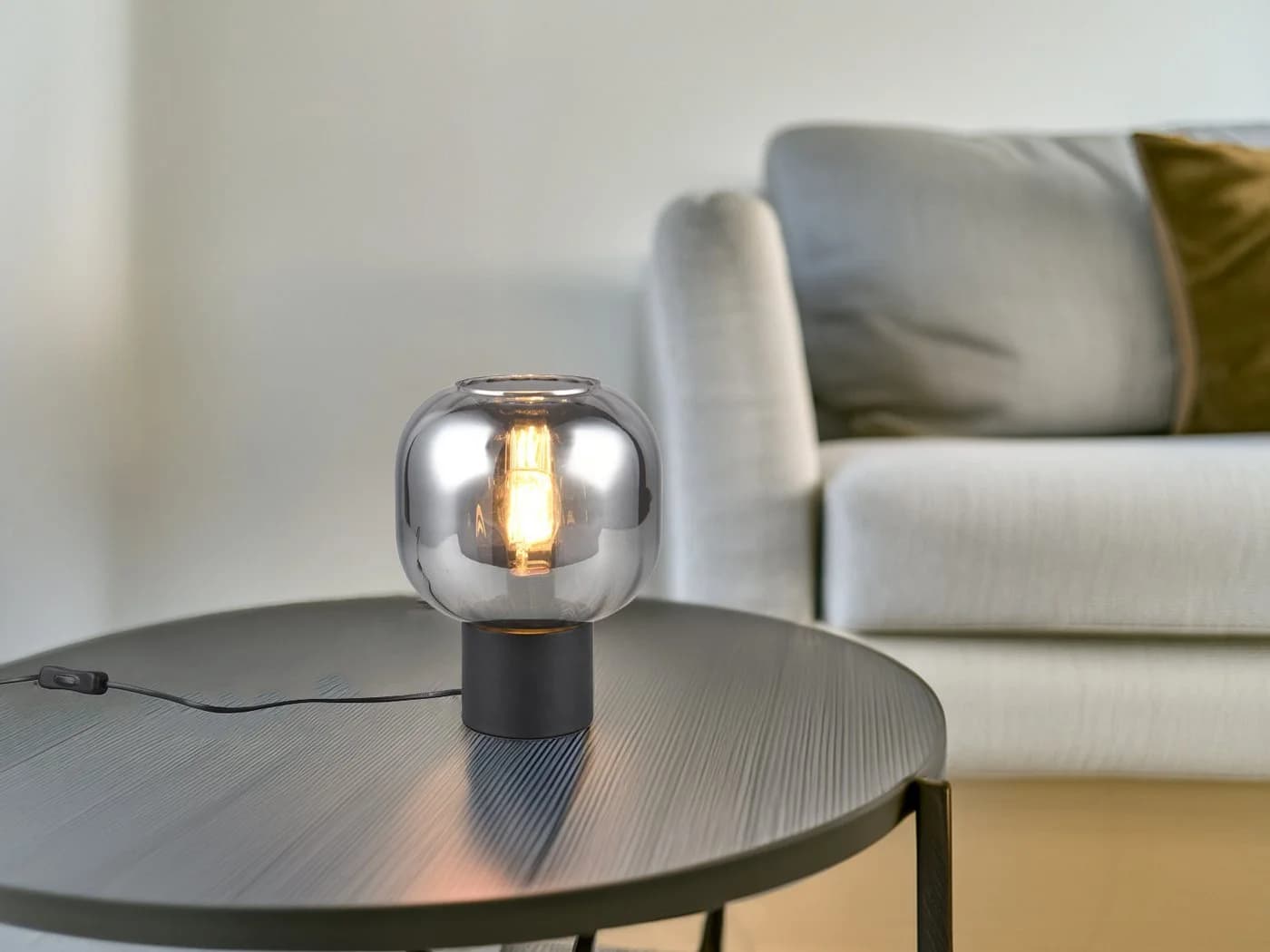 TRIO Leuchten LED Nachttischlampe mit Glas Schirm und Dimmfunktion - Bild 5