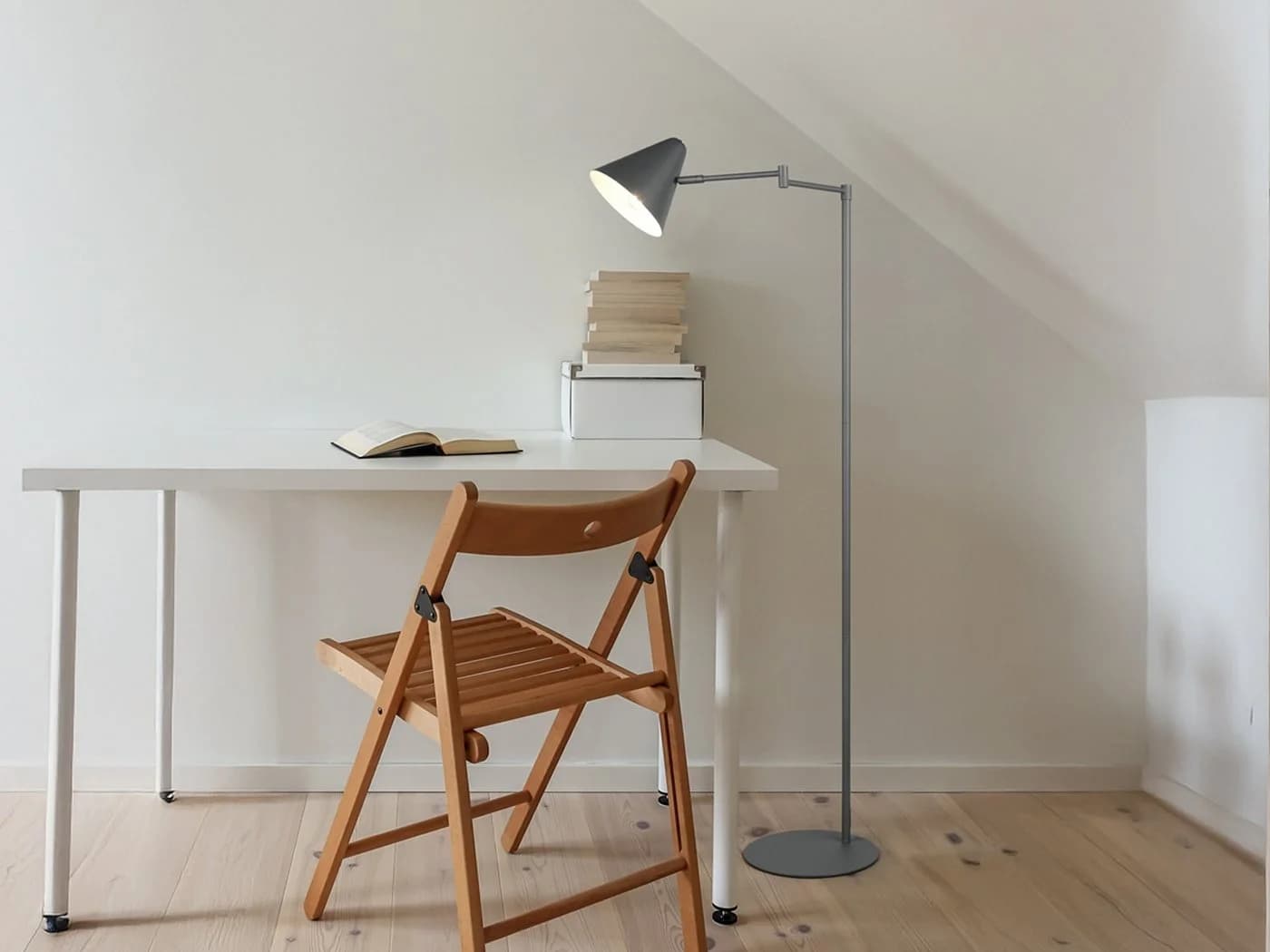 TRIO Leuchten LED Stehlampe mit Dimmfunktion und Schwenkarm