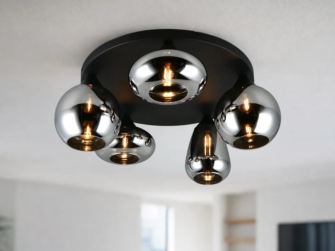 TRIO Leuchten LED Deckenleuchte 5 Glaskugeln Schwarz Chrom Dimmbar